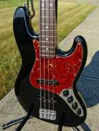 1_fender_deluxe_active_jazz_bass.jpg